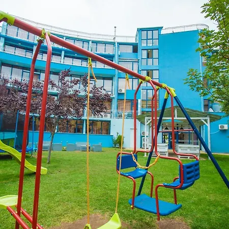 Bohemi And Free Parking Hotel