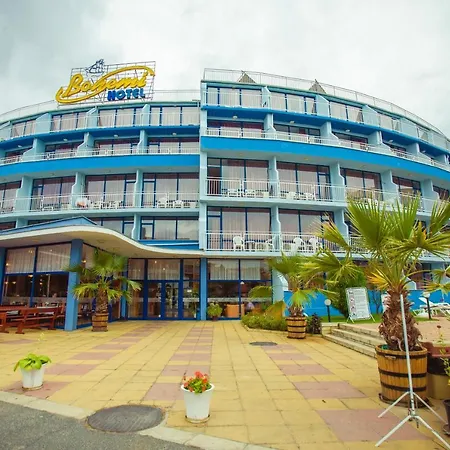Bohemi And Free Parking Hotell