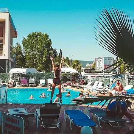 Bohemi And Free Parking Slăntjev Brjag