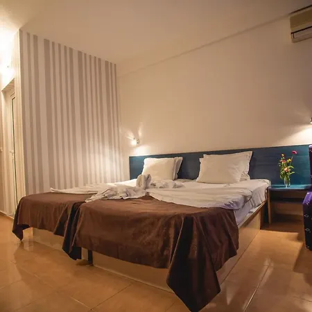 Bohemi And Free Parking 3*