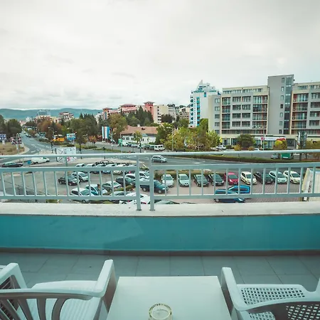 Bohemi And Free Parking Hotell