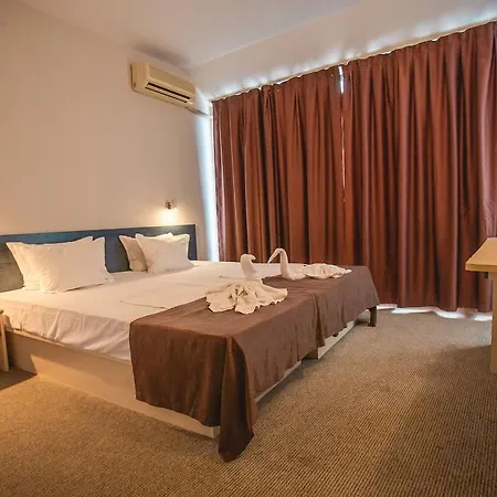Bohemi And Free Parking Hotell