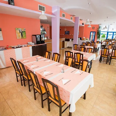 Hotel Bohemi And Free Parking Sunny Beach