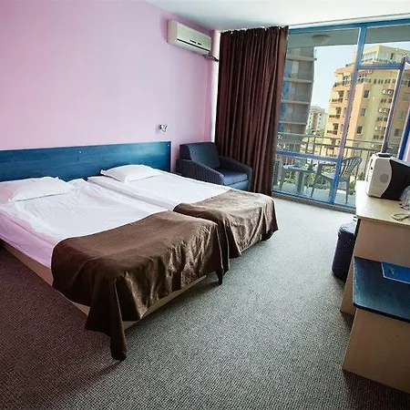 Bohemi And Free Parking Hotell