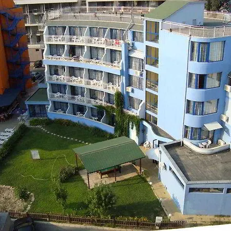 Bohemi And Free Parking Hotel