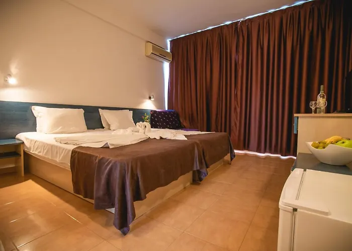 Ξενοδοχείο Bohemi 3*