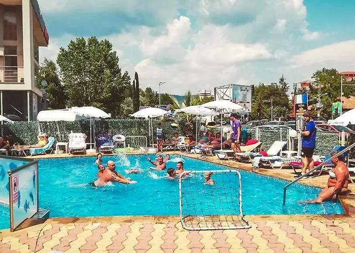 Ξενοδοχείο Bohemi 3*