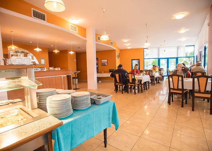 Ξενοδοχείο Bohemi 3*